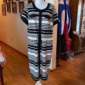 Black and white button down dress. Size 16W